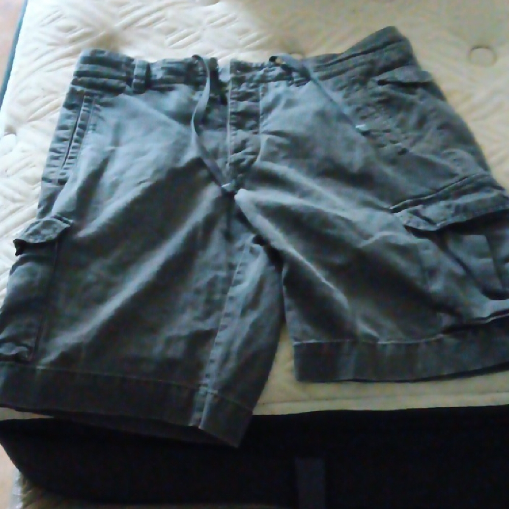 Men's Gray Cargo Shorts